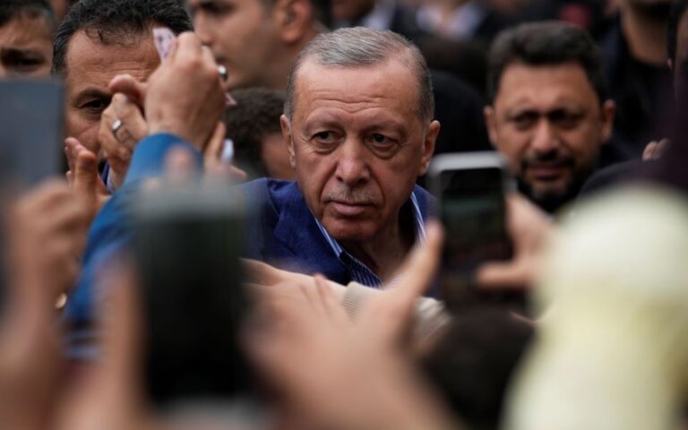 Τουρκία: Σαφή νίκη Ερντογάν δείχνουν τα πρώτα αποτελέσματα