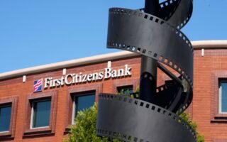 First Citizens: Εκτοξεύτηκαν τα κέρδη μετά την εξαγορά της Silicon Valley Bank