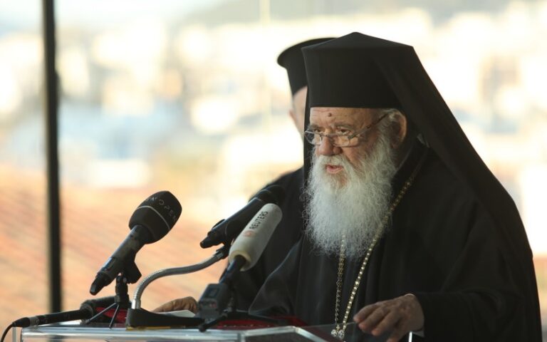 Ιερώνυμος για εμπλοκή της Εκκλησίας στα πολιτικά δρώμενα: «Ως εδώ»