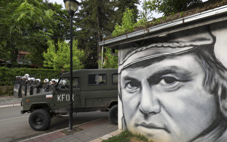 Έκρυθμη η κατάσταση στο Κόσοβο – Δεν κάνουν πίσω οι Σέρβοι