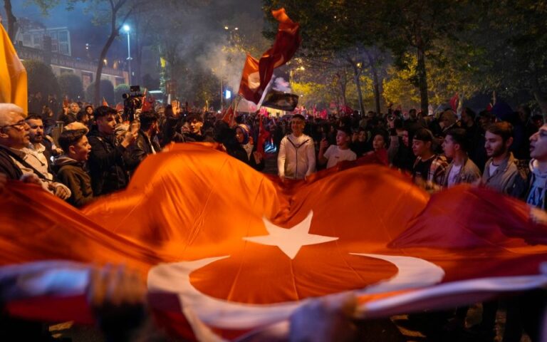 Τουρκία: Το εκλογικό αποτέλεσμα τρομάζει αγορές και επενδυτές