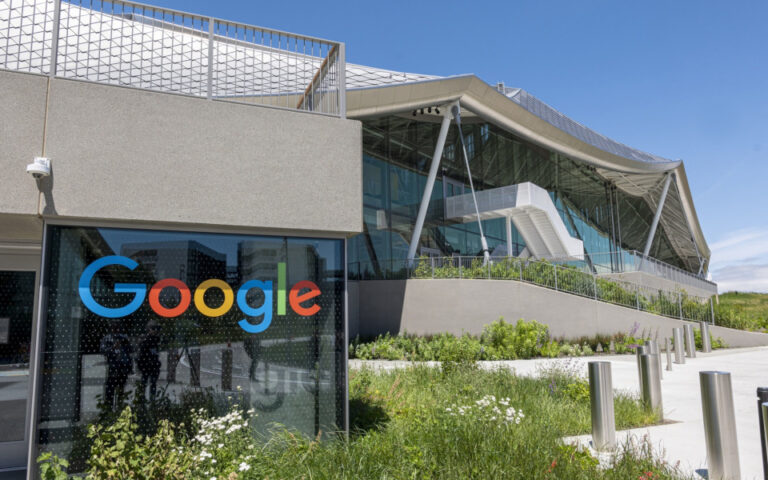 Google: Αντιδράσεις από ενώσεις εργαζομένων για την υβριδική επιστροφή στο γραφείο