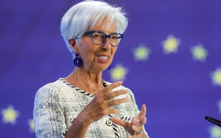 Lagarde: Μαζί με τους μισθούς ανεβαίνει και ο πληθωρισμός