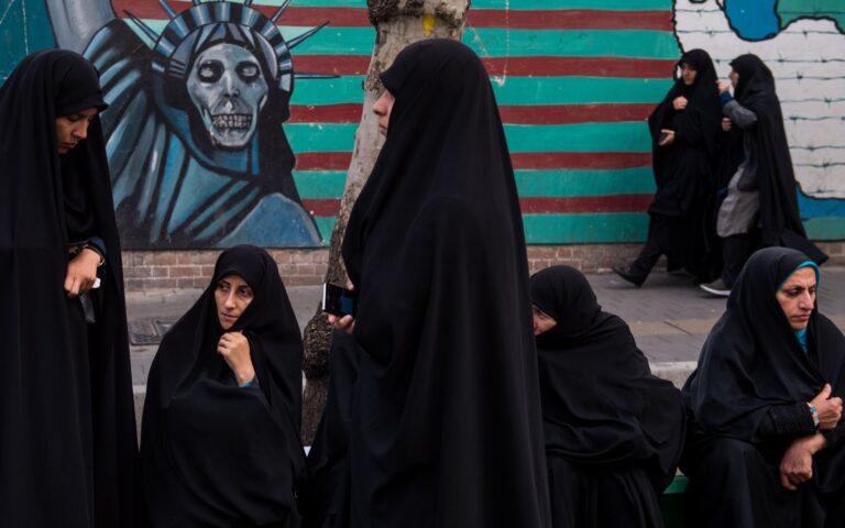 Το Ιράν επαναφέρει την αστυνομία ηθικής για να επιβάλει τον νόμο για το χιτζάμπ