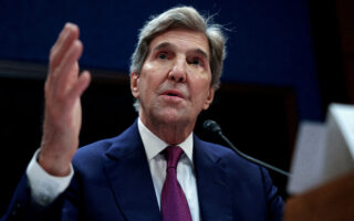 ΗΠΑ: Ο J. Kerry αποχωρεί από την κυβέρνηση – Θα βοηθήσει στην προεκλογική εκστρατεία Biden