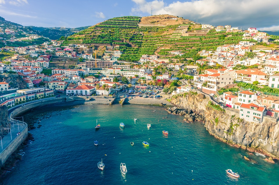 Travel + Leisure: Τα 7 ελληνικά νησιά που μπήκαν στα 15 καλύτερα της Ευρώπης-1