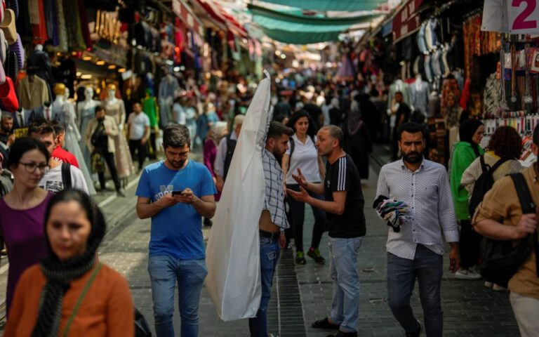 Τουρκία: Μικρή συγκράτηση του πληθωρισμού κάτω από το 62%