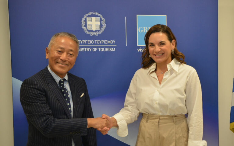 Η ενίσχυση της συνεργασίας στον τουρισμό στη συνάντηση Κεφαλογιάννη – Ιάπωνα πρέσβη
