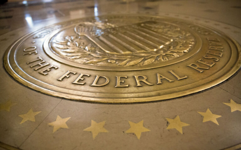 Δύο περιφερειακά ΔΣ της Fed επεδίωξαν να διατηρήσουν το προεξοφλητικό επιτόκιο τον Ιούλιο