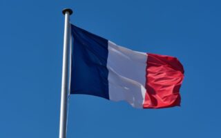 Γαλλία: Προτεραιότητα Ατάλ να τερματίσει τις αγροτικές κινητοποιήσεις