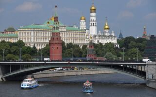 Διαμάχη Κρεμλίνου – Τράπεζας Ρωσίας για την πτώση του ρουβλίου