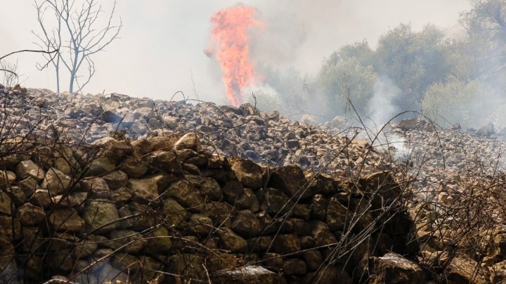 Πυρκαγιές σε πολλά σημεία της Σικελίας – Κλειστό παρέμεινε το αεροδρόμιο της πόλης Τράπανι
