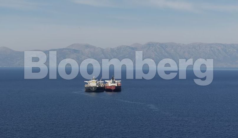 Το Bloomberg «έπιασε» τον σκιώδη στόλο της Ρωσίας στον Λακωνικό Κόλπο – Τα πετρέλαιο και το spoofing-1