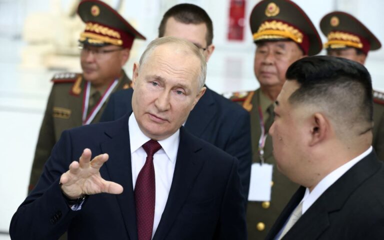 Πούτιν: Η Ρωσία θα βοηθήσει τη Β. Κορέα να κασκευάσει δορυφόρους