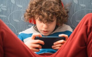 Τι ψάχνουν τα παιδιά στο διαδίκτυο – Πώς περνούν τον χρόνο τους online
