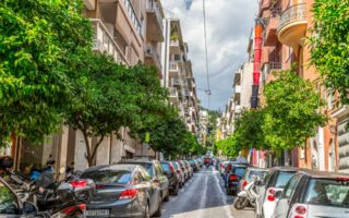 «Μηνιάτικο» 1.950 ευρώ από το Airbnb στο κέντρο της Αθήνας