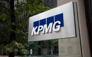 KPMG: Στοιχηματίζει 2 δισ. δολάρια στην τεχνητή νοημοσύνη