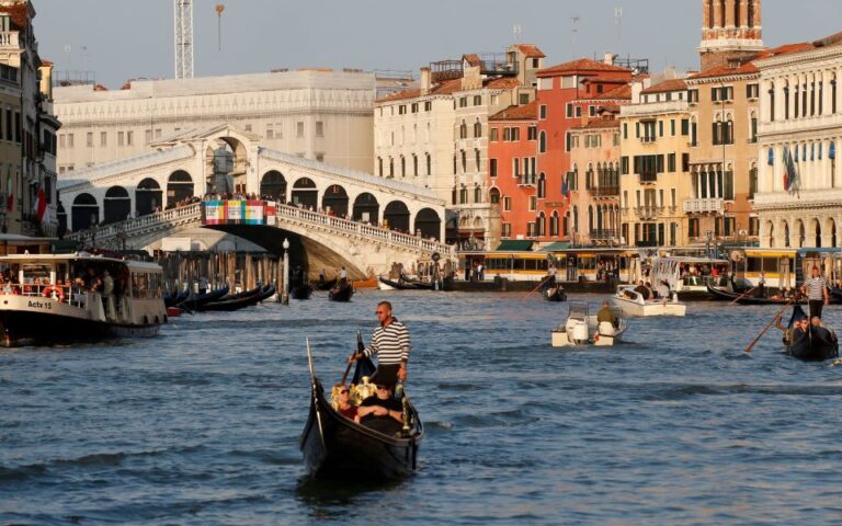 Η απάντηση στον υπερτουρισμό; Εισιτήριο 5 ευρώ βάζει η Βενετία