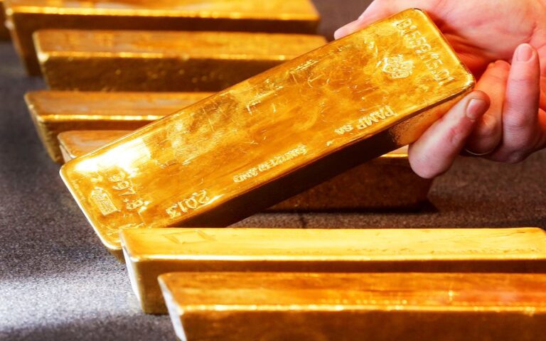 Νέο ιστορικό ρεκόρ για την τιμή του χρυσού – Πάνω από τα 2.100 δολάρια