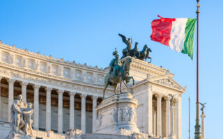 Η Ιταλία επιβεβαιώνει τους δημοσιονομικούς στόχους ενόψει των νέων οικονομικών προβλέψεων