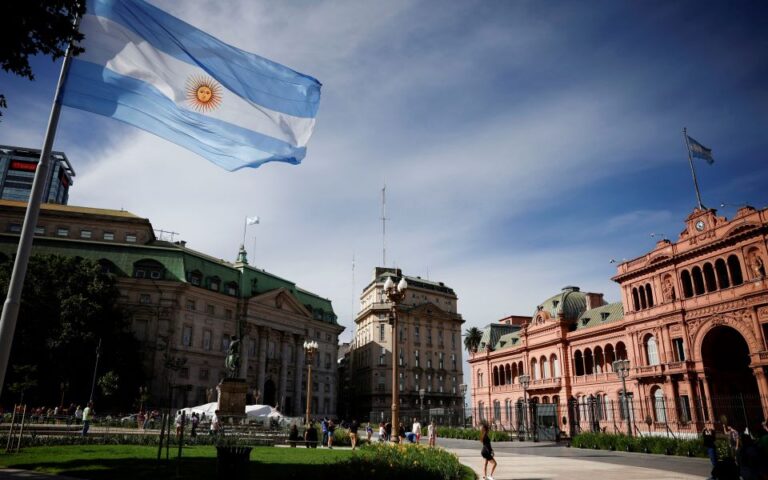 Αργεντινή: Ένα φιλελεύθερο πείραμα αρχίζει