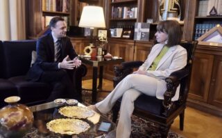 Συνάντηση Σακελλαροπούλου – Δούκα: Η Αθήνα χρειάζεται όραμα, συνεργασία και ιδέες