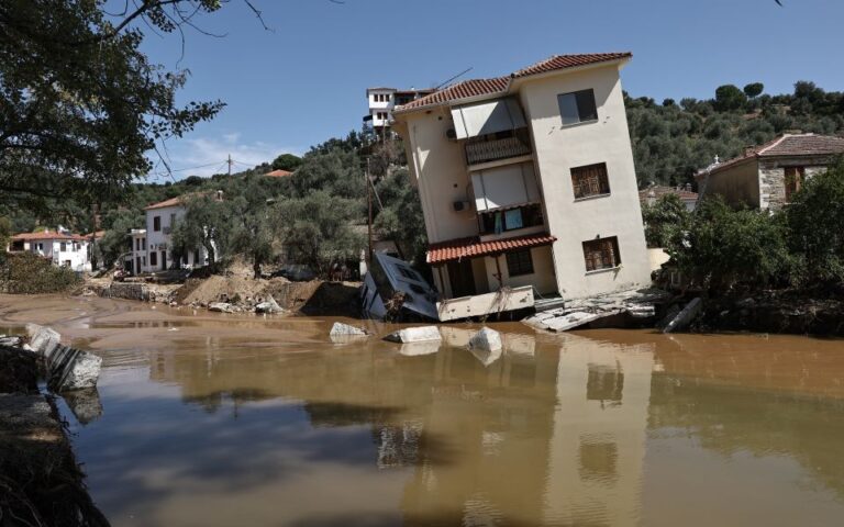 Κρατική αρωγή: Συνεχίζεται η καταβολή για τις πλημμύρες του Σεπτεμβρίου – Διευκρινήσεις για το έγγειο κεφάλαιο