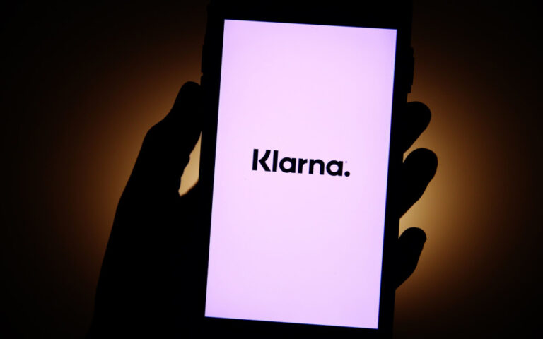 Klarna: Ετοιμάζεται για εισαγωγή στο χρηματιστήριο και ιδρύει εταιρεία holding στη Βρετανία