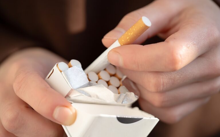 Κυβίστηση από τη χώρα που θα γινόταν smoke free – Το κάπνισμα στηρίζει τα κρατικά ταμεία