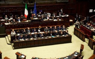 Ιταλία: Η Βουλή καταψήφισε την τροποποίηση του ESM