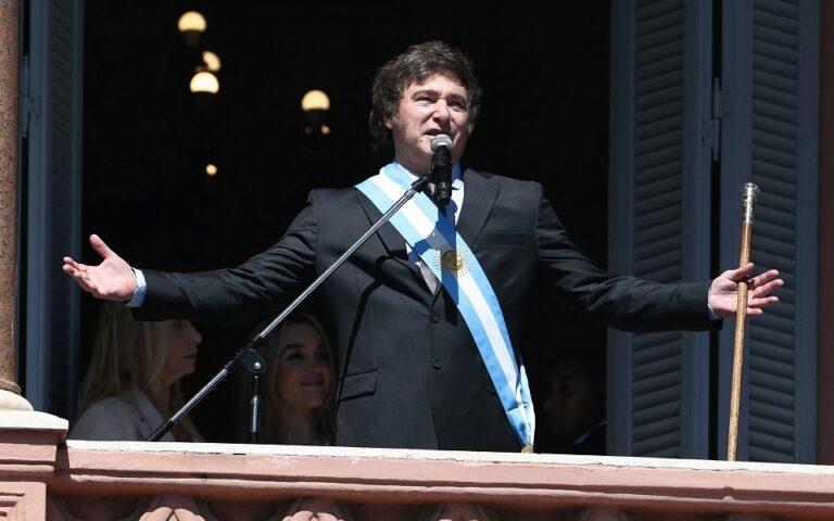 Αργεντινή: Ο νέος πρόεδρος δεσμεύτηκε για τη θεραπεία του σοκ