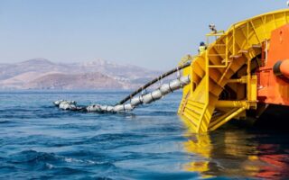 ΑΔΜΗΕ: Πολλοί επενδυτές ενδιαφέρονται για τον Great Sea Interconnector – Τι απαντά στην Κύπρο