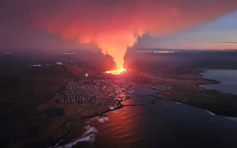 Έκρηξη ηφαιστείου στη ΝΔ Ισλανδία – Η λάβα έφθασε σε σπίτια του Γκρίνταβικ