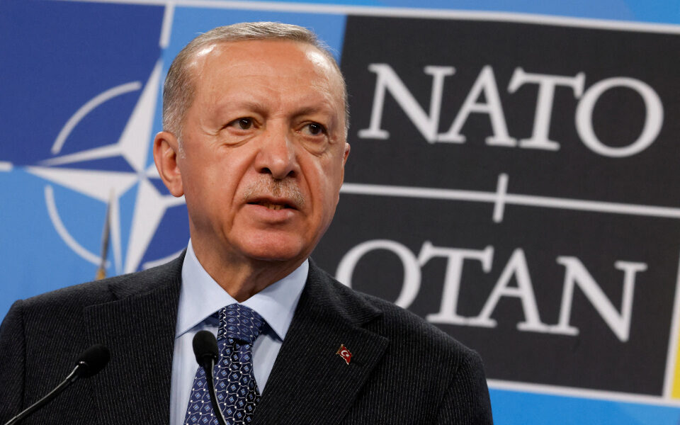  Ερντογάν για τους υποψήφους Γ.Γ. του ΝΑΤΟ: Θα ψηφίσω όποιον δεν στηρίζει την Ελλάδα και την Κύπρο, αποκαλύπτει το Bloomberg.