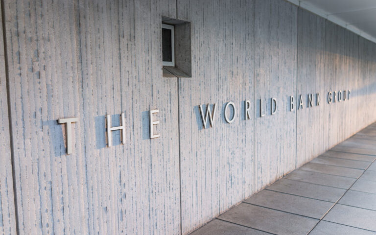 Παγκόσμια Τράπεζα: «Φρένο» στην παγκόσμια ανάκαμψη μέχρι το 2025 