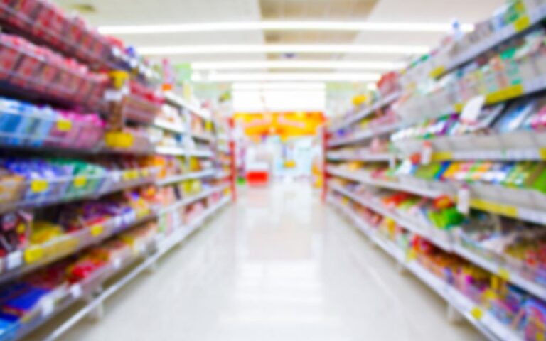 Σούπερ μάρκετ: Τρίμηνη απαγόρευση προσφορών σε περισσότερα προϊόντα