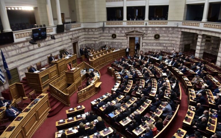 Επιστολική ψήφος: Πέρασε το νομοσχέδιο για τις ευρωεκλογές με 158 «ναι»