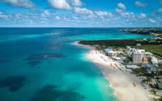 Το μικροσκοπικό νησί της Καραϊβικής που πλουτίζει από το boom της τεχνητής νοημοσύνης