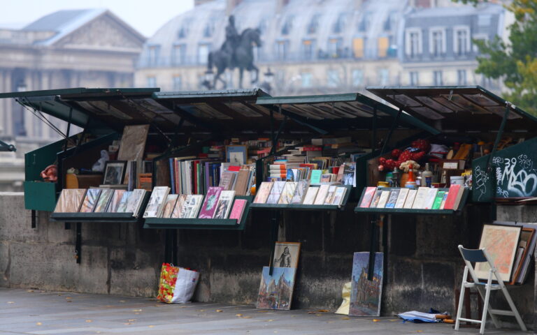 Νίκη επιβίωσης για τους υπαίθριους βιβλιοπώλες στο Παρίσι