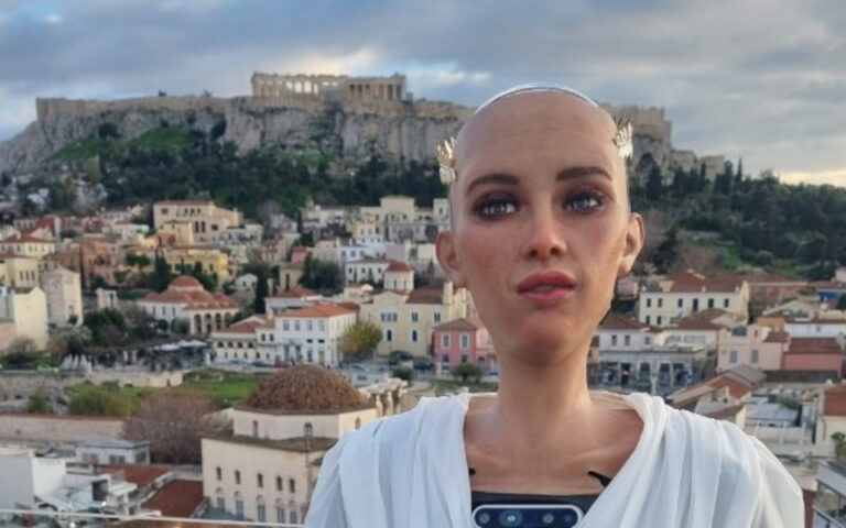Στην Αθήνα βρέθηκε η Σοφία, η πιο διάσημη τεχνητή νοημοσύνη