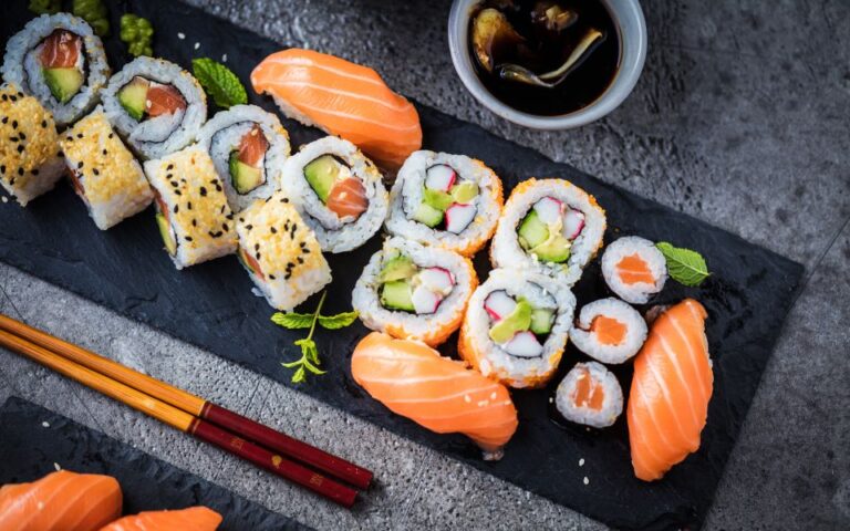 Ιαπωνία: Κύμα λουκέτων για τα εστιατόρια σούσι