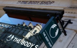 The Body Shop: Η Ελλάδα δεν επηρεάζεται από τo σχέδιο αναδιάρθωσης των επιχειρήσεων της στη Βρετανία