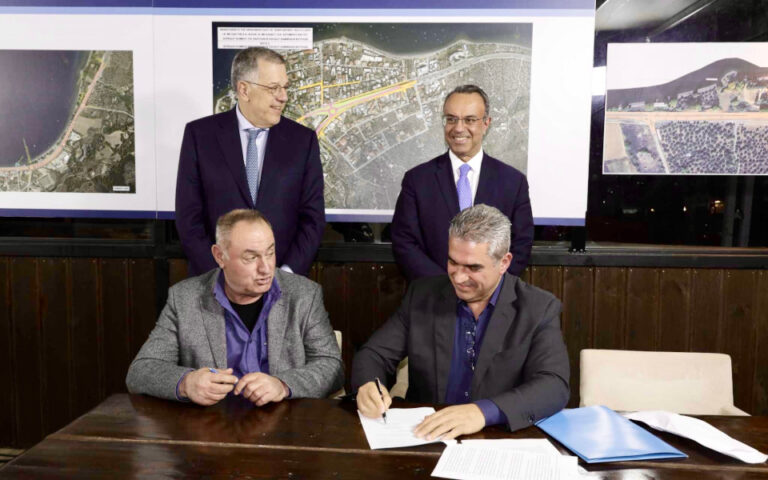 Υπογραφή σύμβασης για το οδικό δίκτυο σε Αγ. Κωνσταντίνο και Καμένα Βούρλα