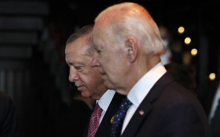 Ο Ερντογάν αναβάλλει την επίσκεψή του στις ΗΠΑ