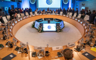 ΔΝΤ και Παγκόσμια Τράπεζα τονίζουν την ανάγκη για περισσότερη διαφάνεια καθώς προχωρούν οι μεταρρυθμίσεις